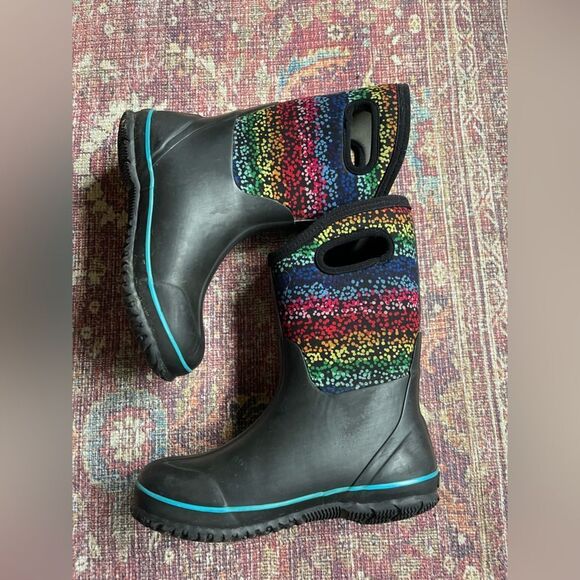 Kids size 5 Colorful rainbow dot Patterned Bog Winter Boots - Picture 1 of 8